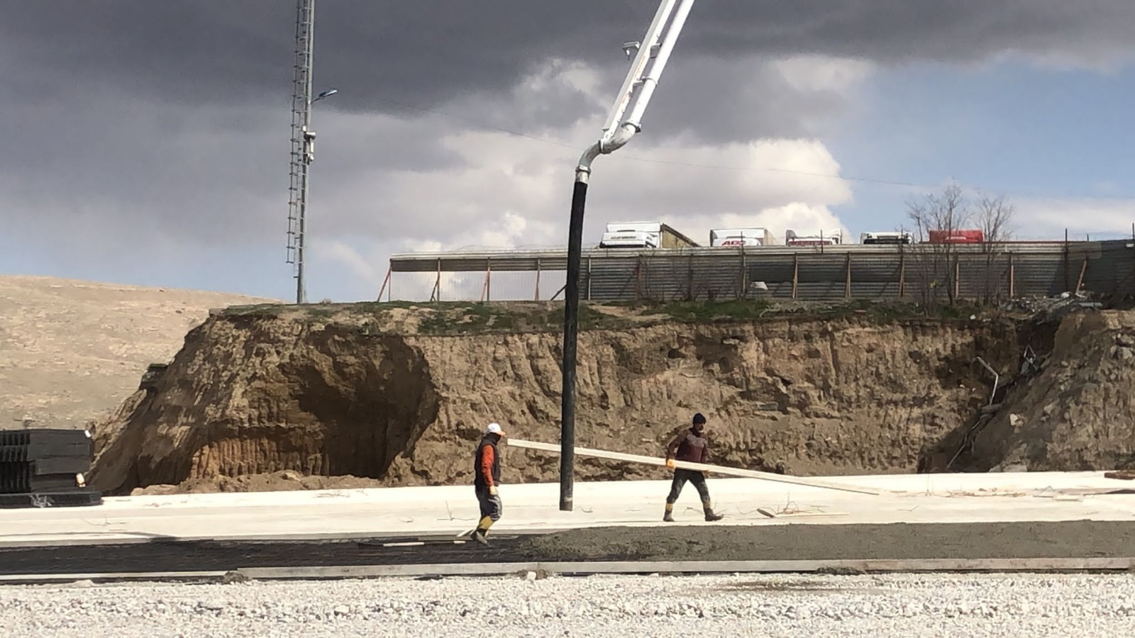 Yüksekova İlçesi Uluyol - Çukurca -Yukarı Uluyol Grup Köy Yolu ile Akocak -Yeniışıksu-Üstü Grup Köy Yolu BSK Asfalt Kaplama İşi